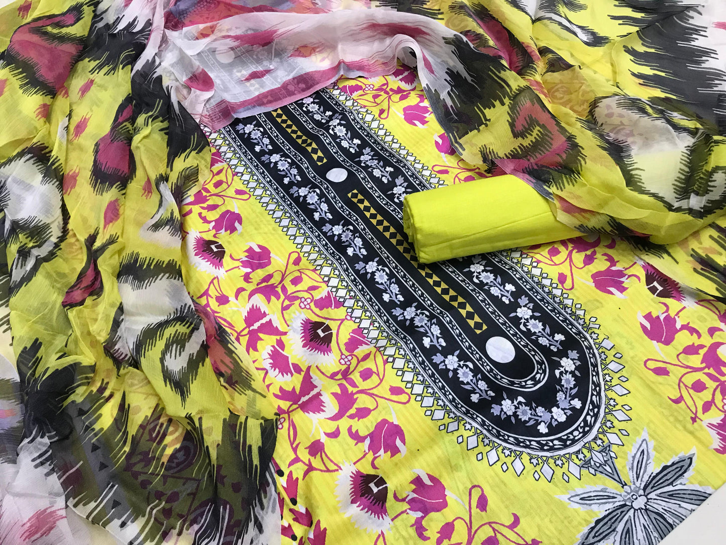 Bin Saeed Lawn 3-Piece Printed Collection – Premium Lawn Dress
