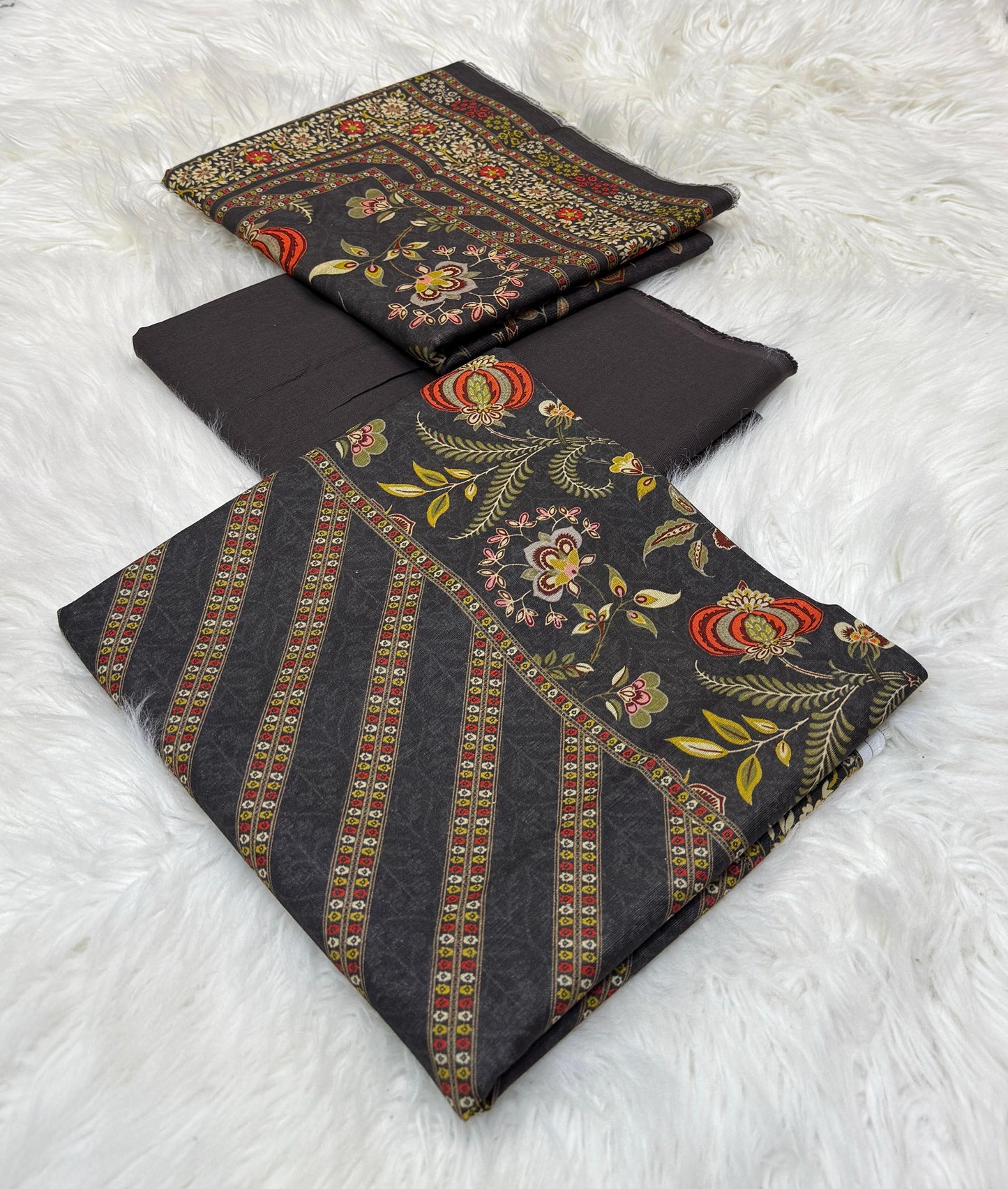 Bin Saeed Khaddar 3PC Suit – Digital Printed Shirt, Dupatta & Dyed Trouser | 100% Original Fabric